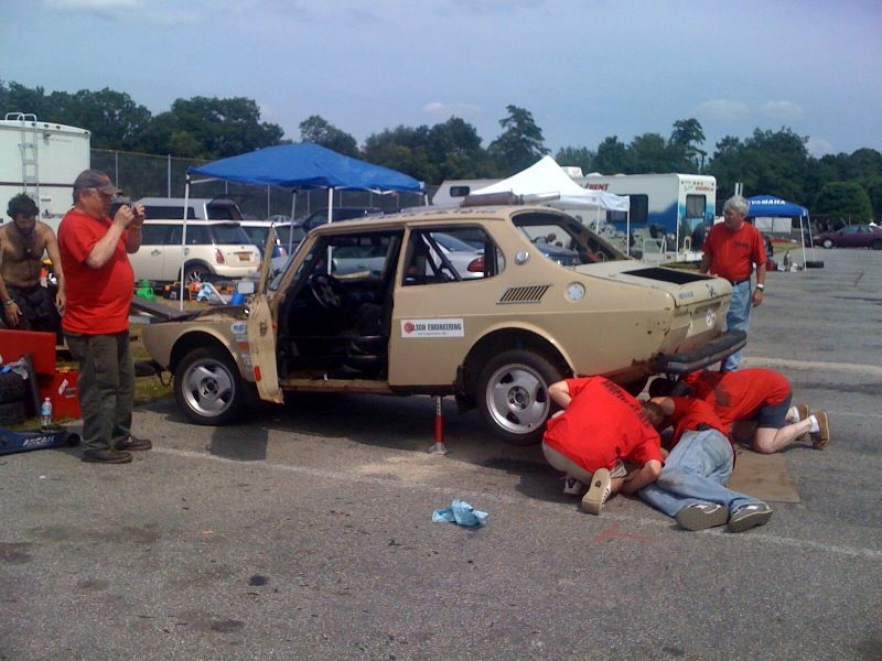 Illustration for article titled The 24 Hours Of LeMons New England 2009 Über Gallery, Part 2
